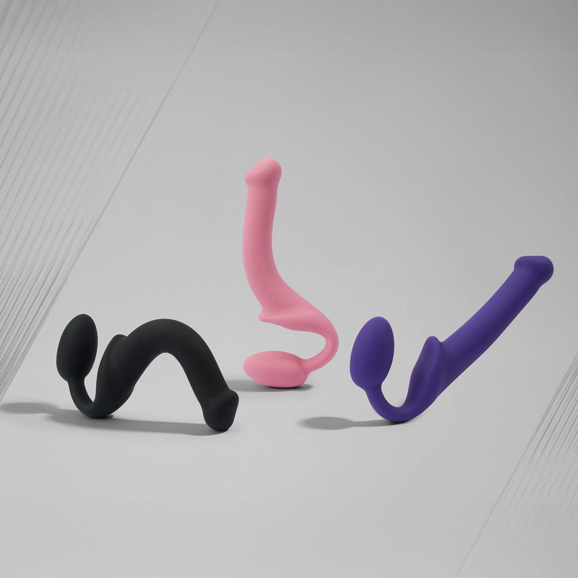 Strapon silikonowy półrealistyczny giętki Dorcel różowy M - obrazek 6